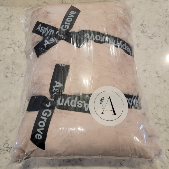 Aspyn Grove Bedding Aspyn Grove Handmade Minky Sand Luna Grand